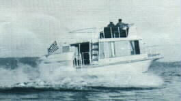 31-Footer on water, aft starboard view